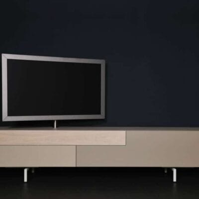 TV paal